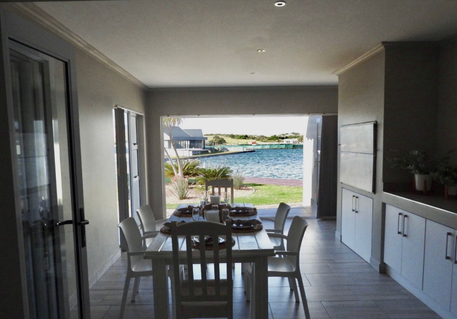 To Let 3 Bedroom Property for Rent in Aston Bay Eastern Cape